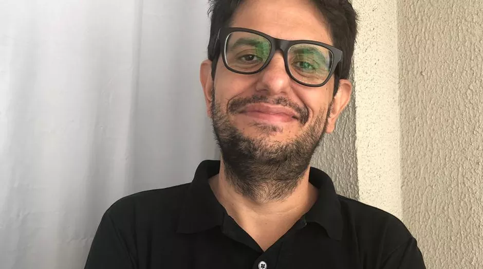 Ele fatura alto fazendo “previsão do futuro” para empresas